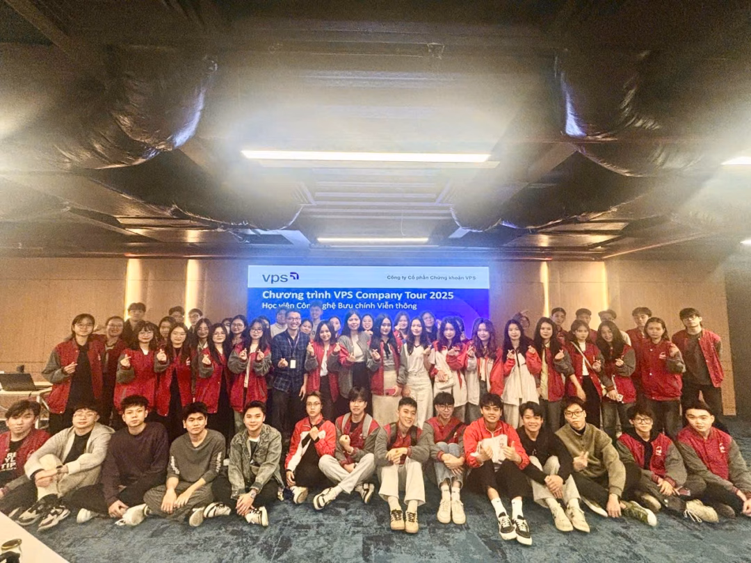 Sinh viên PTIT tham gia chương trình VPS Company Tour2025