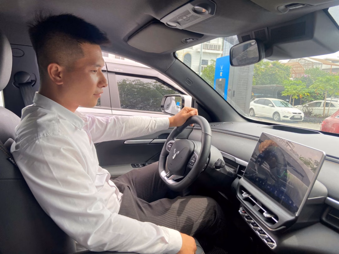 Khách quen tại trạm sạc Khách quen tại trạm sạc