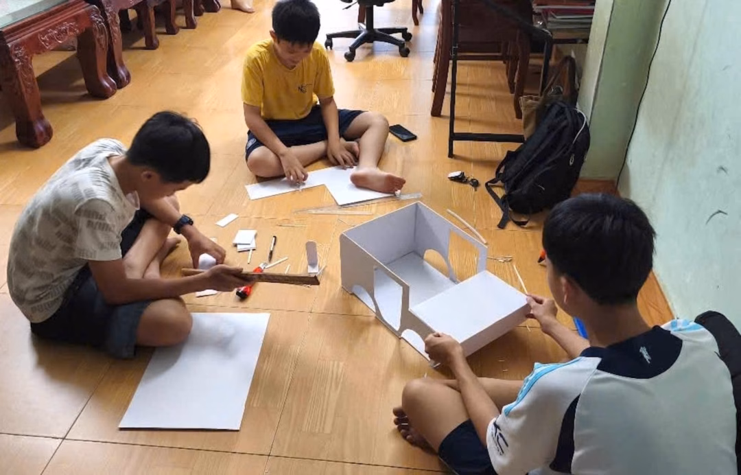 Ba nam sinh sáng chế hệ thống cảnh báo thiên tai