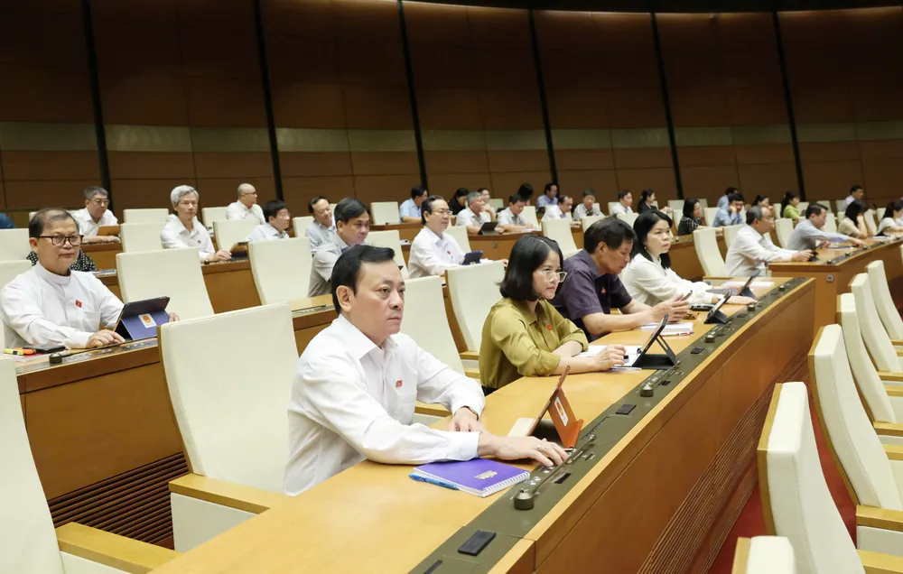 Quốc hội biểu quyết thông qua Luật Hóa chất (sửa đổi)