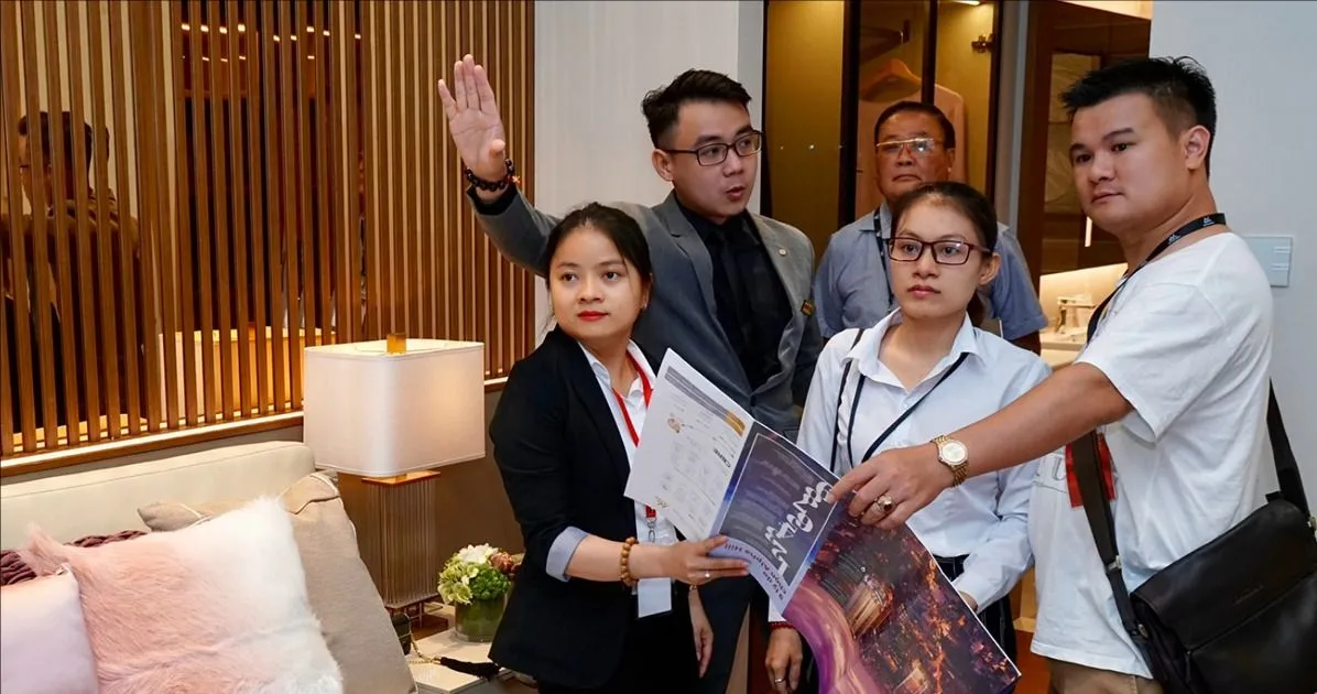 Tìm hiểu dự án nhà ở Các bạn trẻ tìm hiểu một dự án nhà ở