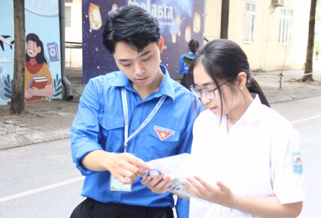 Thí sinh được hướng dẫn, hỗ trợ nhiệt tình