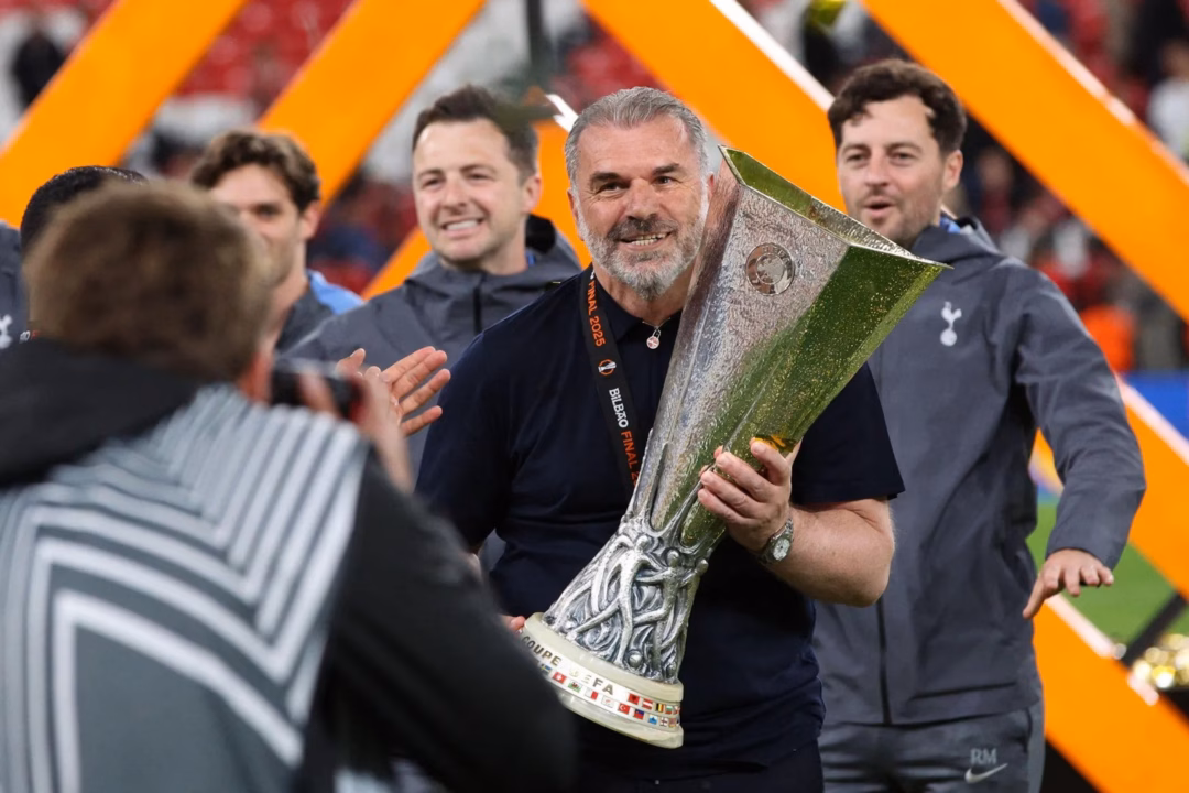 HLV Ange Postecoglou bị sa thải HLV Ange Postecoglou