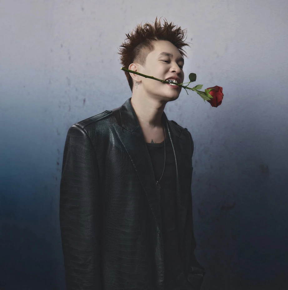 Tạo hình của B Ray trong album 'Cho Bảo'