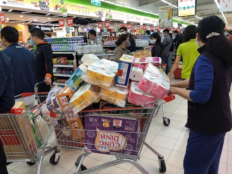 Cách chuẩn bị thực phẩm và nhu yếu phẩm khi vào mùa mưa bão Siêu thị, chợ
