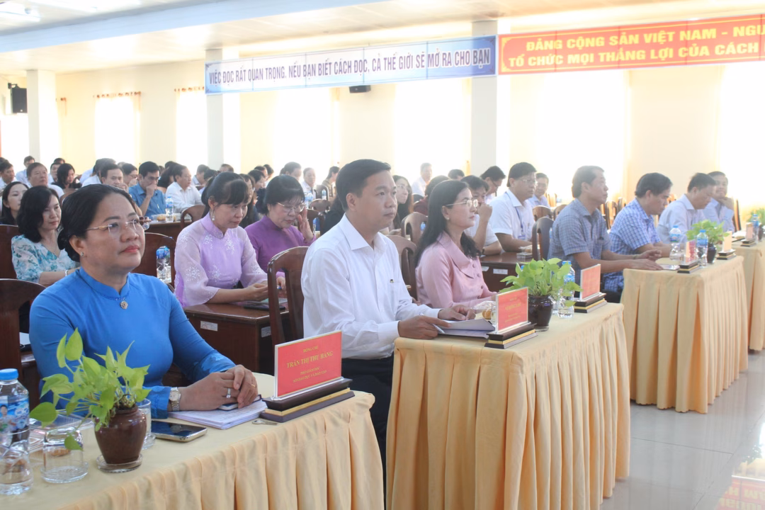 Đại biểu tham dự buổi làm việc Đại biểu tham dự buổi làm việc