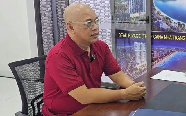Color Man, người hùng giải trí Việt, nay làm chủ tiệm bánh mì lỗ 3 triệu đồng/ngày Color Man từng là "ông trùm" mang đến hào quang cho nhiều sao Việt.
