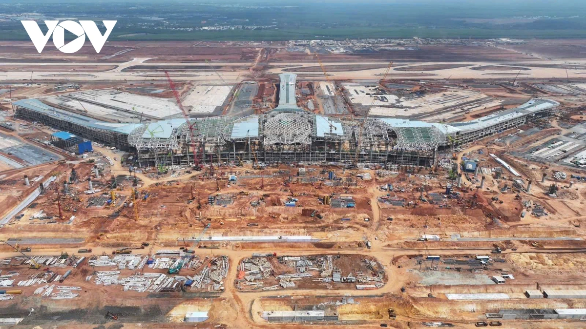 Giải ngân vốn đầu tư công: Đẩy mạnh phân cấp, gỡ vướng để tăng tốc Là một dự án đầu tư công trọng điểm quốc gia, Thủ tướng yêu cầu sân bay Long Thành phải cơ bản hoàn thành trong năm 2025.