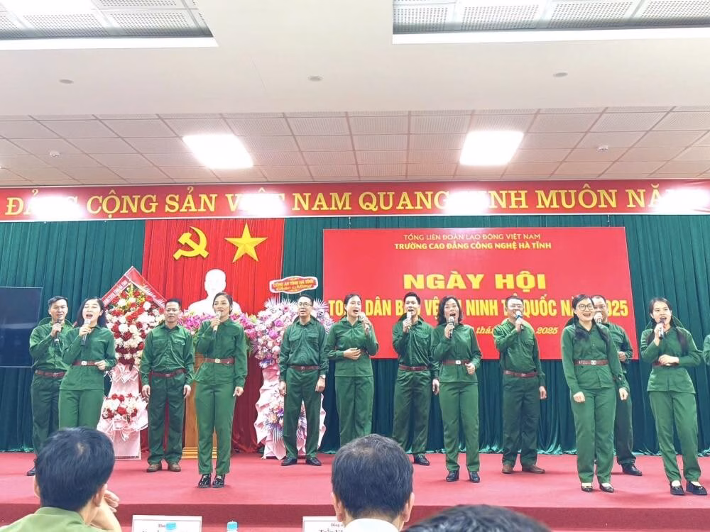 Hà Tĩnh: Trường Cao đẳng Công nghệ tổ chức Ngày hội bảo vệ an ninh Tổ quốc