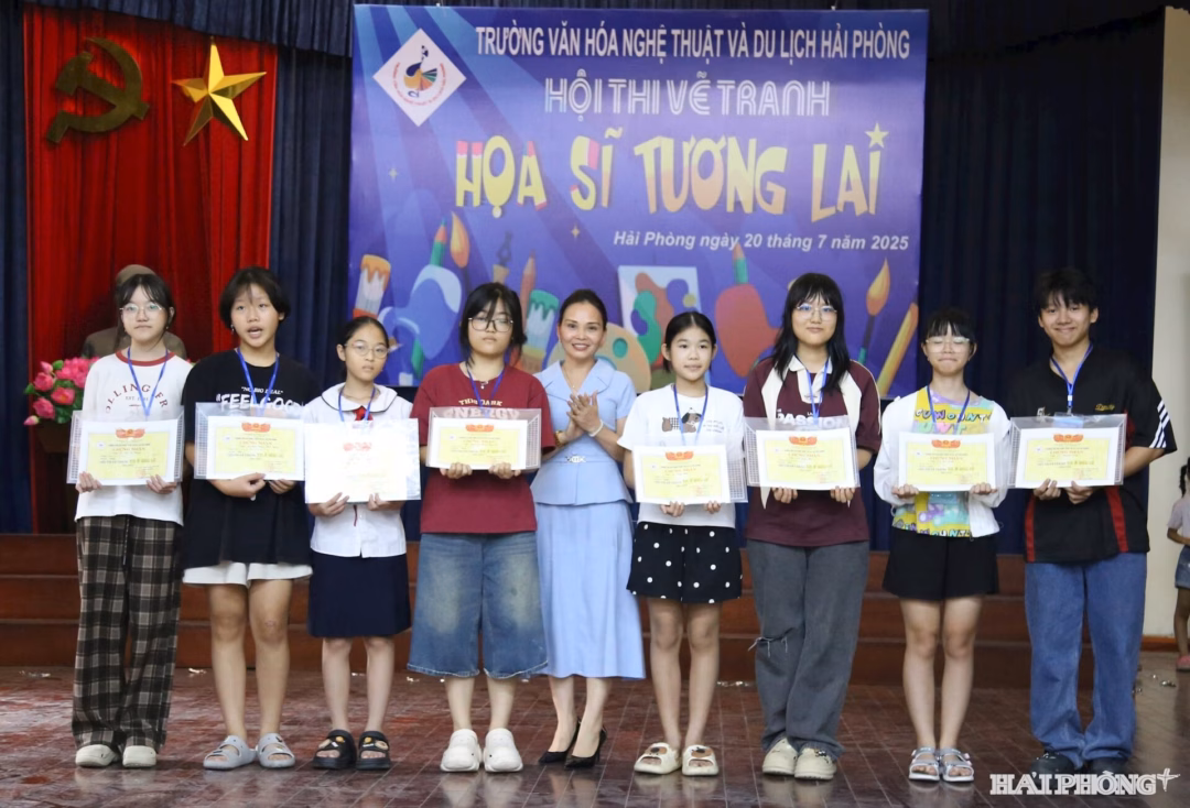 Hội thi vẽ tranh tìm kiếm “Họa sĩ tương lai” năm 2 Hội thi thu hút 89 thí sinh tham gia