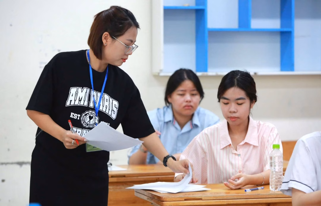 Chính thức: Bảng quy đổi phổ điểm các tổ hợp thi tốt nghiệp THPT để xét tuyển đại học 2025