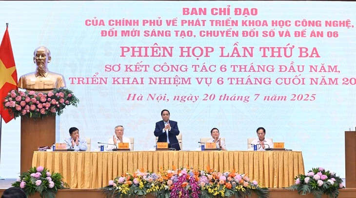 Thủ tướng chỉ đạo đột phá phát triển khoa học – công nghệ, đổi mới sáng tạo Thủ tướng yêu cầu có KPI đánh giá nhiệm vụ, địa phương thu phí 0 đồng với dịch vụ trực tuyến - Ảnh 3.