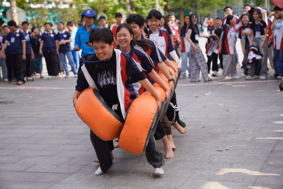 Học sinh Trường THCS Nguyễn Huệ tham gia hoạt động trải nghiệm Trường THCS Nguyễn Huệ