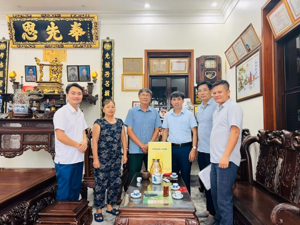 Xã Dương Hòa tri ân gia đình chính sách, người có công Đồng chí Lê Đức Phóng và đoàn công tác bày tỏ sự tri ân sâu sắc trước những sự cống hiến, hy sinh xương máu của các thương binh, liệt sĩ, gia đình người có công.