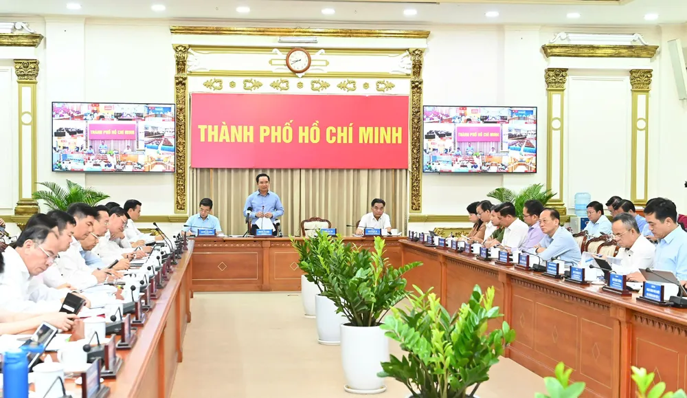 Quang cảnh phiên họp
