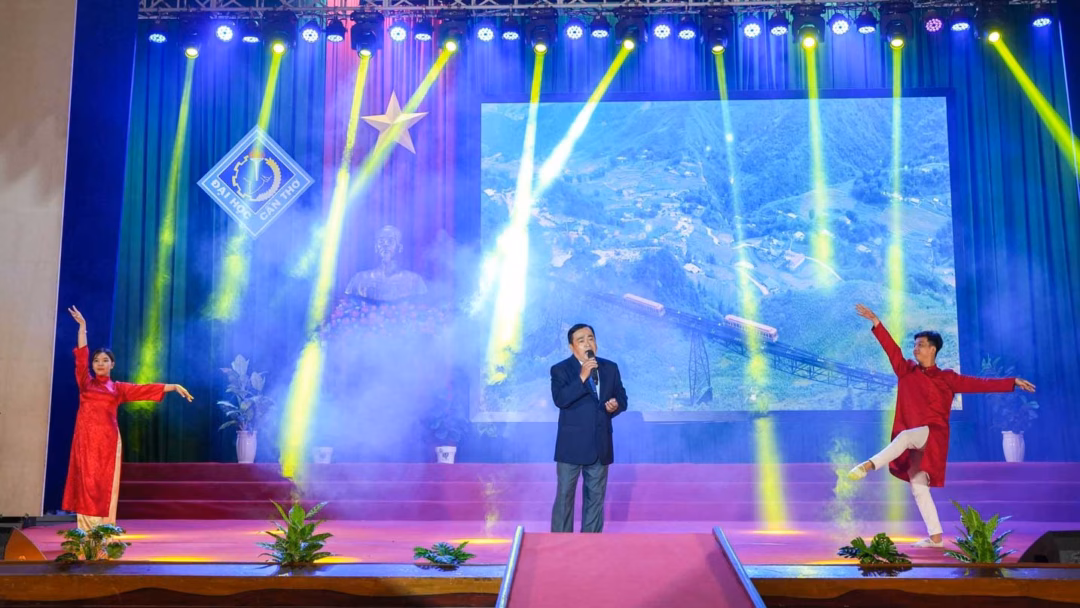Đại học Cần Thơ: Sân chơi nghệ thuật sôi động chào mừng 96 năm Ngày thành lập Công đoàn Việt Nam
