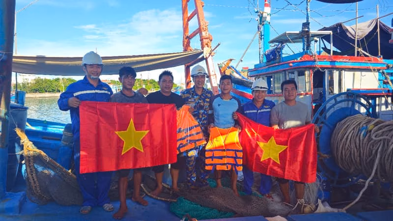 "Người thân" của ngư dân trên biển Trường Sa