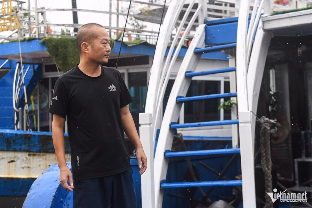Hàng trăm tàu du lịch ở Vịnh Hạ Long ngừng hoạt động避 bão Wipha