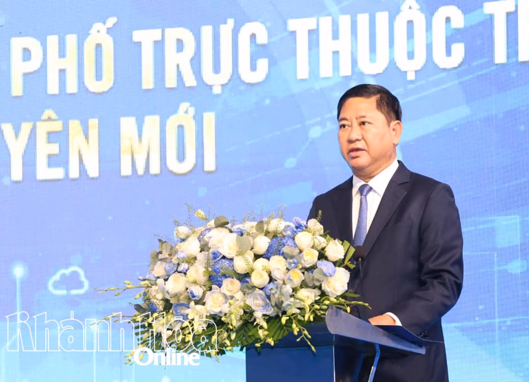 Khánh Hòa tìm đột phá để trở thành thành phố trực thuộc Trung ương vào năm 2030 Chủ tịch UBND tỉnh Trần Quốc Nam phát biểu khai mạc hội thảo.