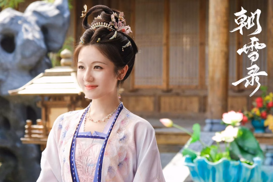 Lý Lan Địch gây tiếc nuối với số liệu bán tạp chí khiêm tốn dù đóng chính Triều Tuyết Lục Lý Lan Địch lột xác về hình tượng trong “Triều tuyết lục“. Ảnh: Nhà sản xuất phim
