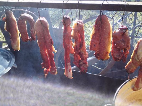 Món Kính Coong đặc sản Sơn La: Thử thách thực khách với hương vị độc đáo từ thịt thối Món ăn bốc mùi hôi thối amp;#34;lúc nhúc dòiamp;#34; khiến nhiều người amp;#34;chạy mất dépamp;#34; là đặc sản Sơn La, chỉ dành đãi khách quý - 2