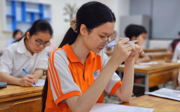 Điểm chuẩn ngành công nghệ kỹ thuật ô tô 3 năm qua thay đổi như thế nào? - Ảnh 2.