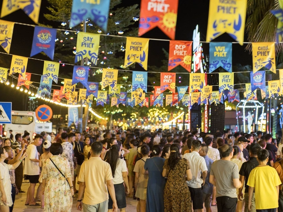 Chợ đêm Vui-Fest Ha Long.