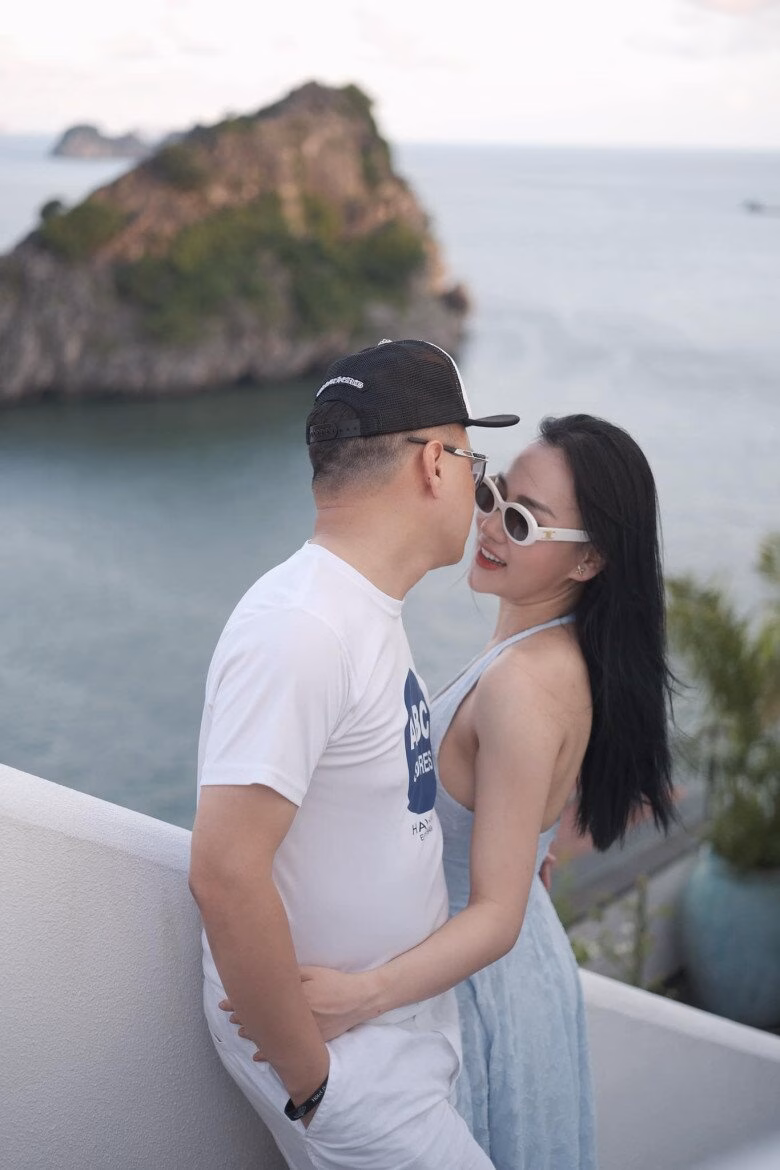 Phương Oanh bên ông xã - Shark Bình.