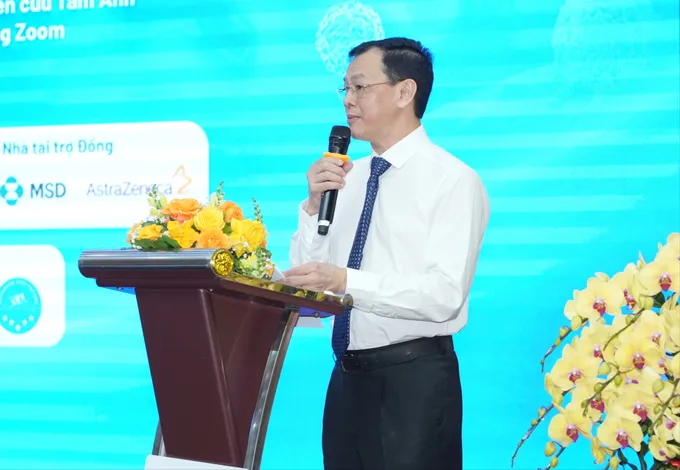 Thứ trưởng Bộ Y tế Nguyễn Tri Thức phát biểu tại hội nghị