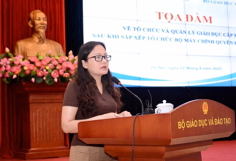 Vụ trưởng Vụ Pháp chế (Bộ Giáo dục và Đào tạo) Mai Thị Anh nhấn mạnh việc kiện toàn nhân sự cần bảo đảm nguyên tắc "đúng người - đúng việc - đúng năng lực". Ảnh: Nguyễn Mạnh