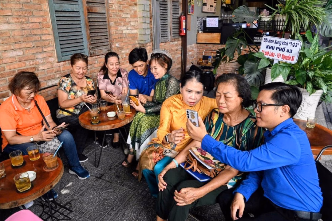 Ra mắt 53 đội hình xung kích phổ biến kiến thức, hướng dẫn kỹ năng số cơ bản cho người dân
