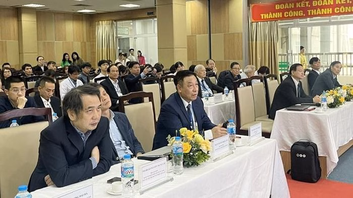 C&aacute;c đại biểu tham dự hội thảo phẫu thuật cấp cứu thần kinh