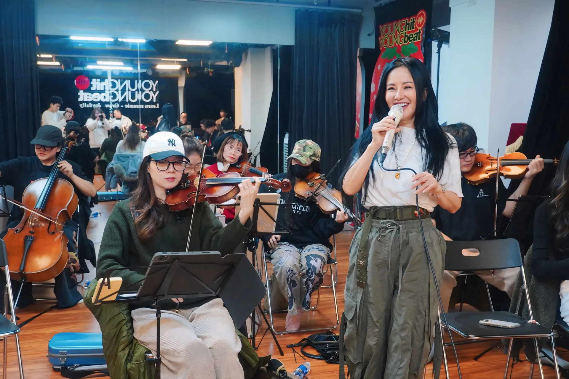 Bằng Kiều chuẩn bị cho m&agrave;n tr&igrave;nh diễn