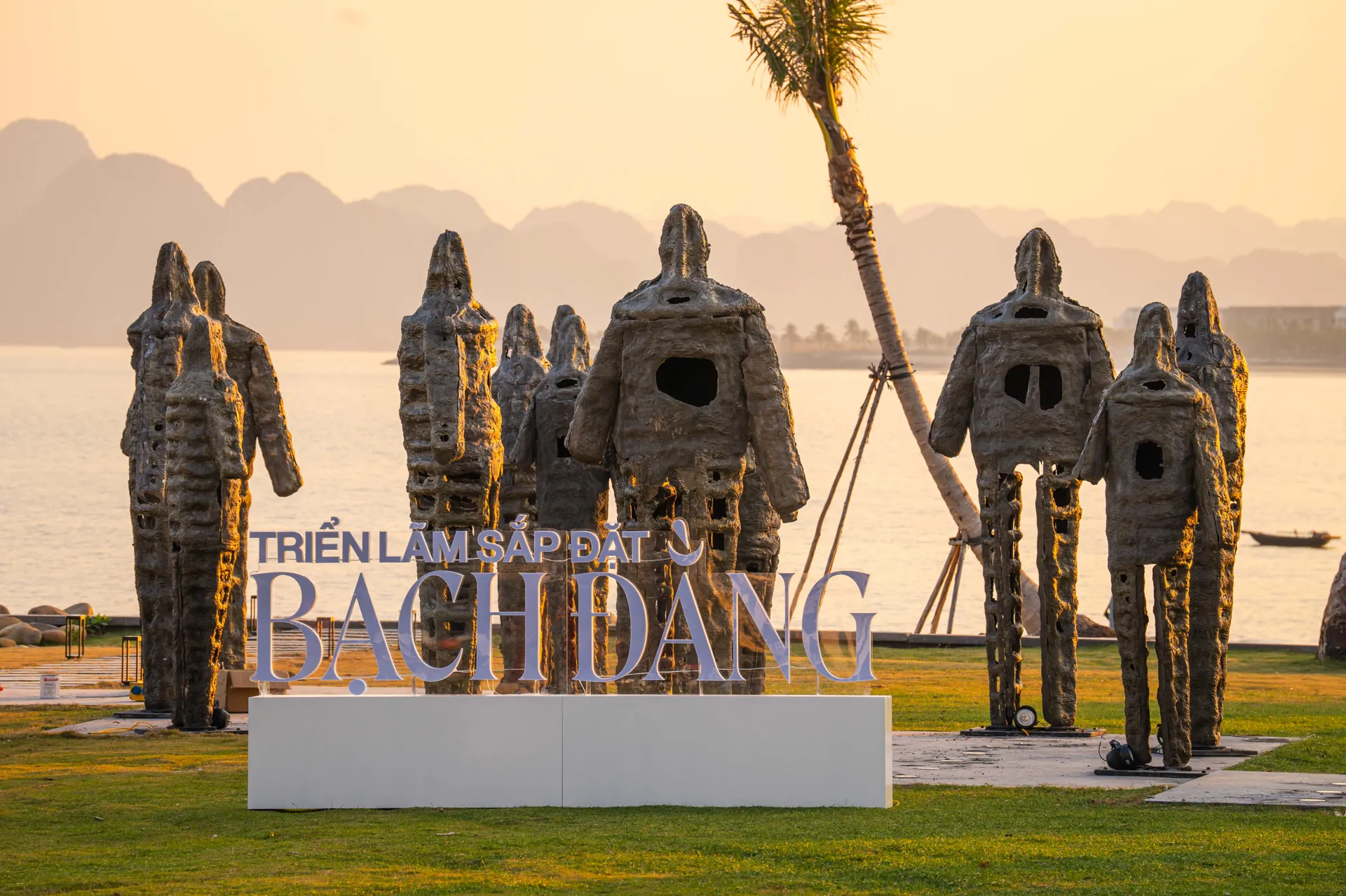 Triển l&atilde;m Bạch Đằng tại Hạ Long