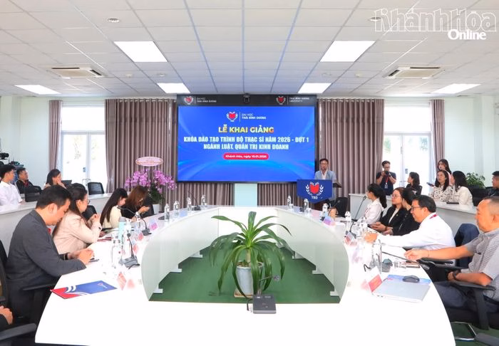 Lễ khai giảng 2 lớp thạc sĩ Lễ khai giảng lớp thạc sĩ tại Trường Đại học Thái Bình Dương