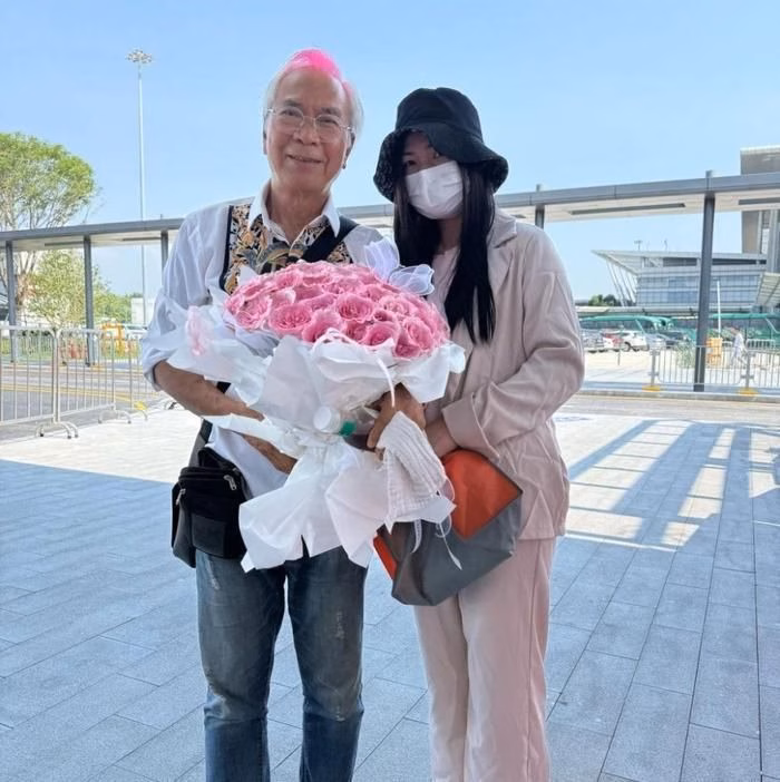 Lý Long Cơ (trái) và Vương Thanh Hà (phải) Lý Long Cơ và Vương Thanh Hà trước khi chia tay