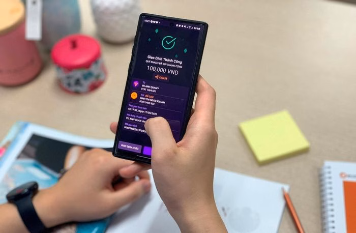 Mobile Banking bảo mật Ứng dụng Mobile Banking tự động dừng khi phát hiện rủi ro