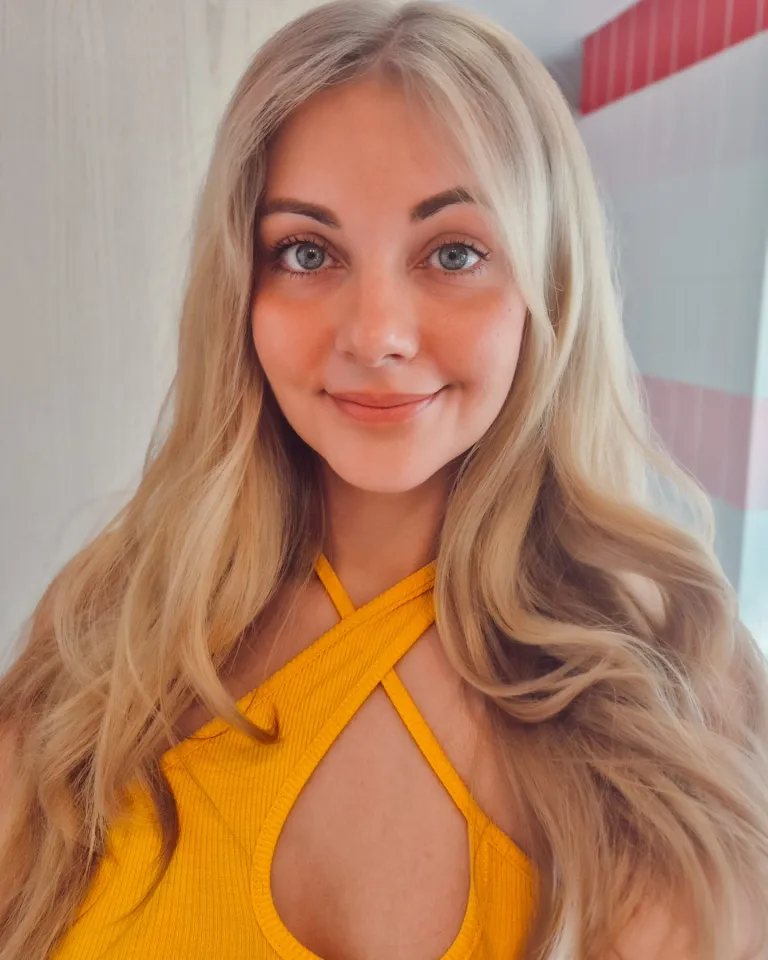 Mỹ nh&acirc;n Milkowski khoe ảnh Năm mới gợi cảm, h&agrave;nh động khiến nhiều người th&aacute;n phục - 7