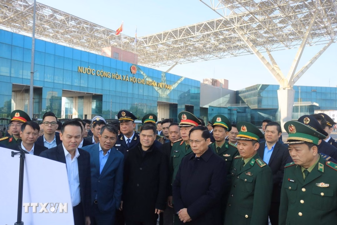 Ph&oacute; Thủ tướng B&ugrave;i Thanh Sơn kiểm tra tiến độ Cửa khẩu Th&ocirc;ng minh M&oacute;ng C&aacute;i