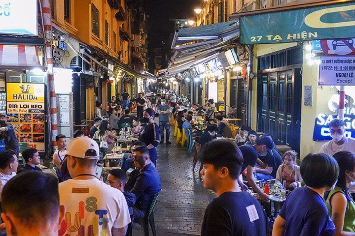 Cần quy hoạch những h&agrave;ng qu&aacute;n tự ph&aacute;t, vỉa h&egrave; th&agrave;nh những khu vực ri&ecirc;ng, kh&ocirc;ng ảnh hưởng đến cộng đồng v&agrave; mỹ quan đ&ocirc; thị