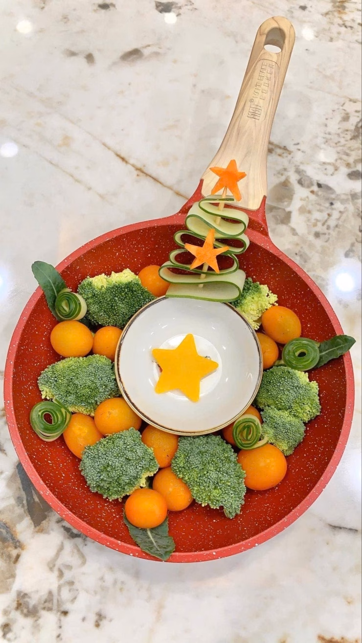 Th&ocirc;ng x&ocirc;i lạc với dưa leo v&agrave; ng&ocirc;i sao c&agrave; rốt