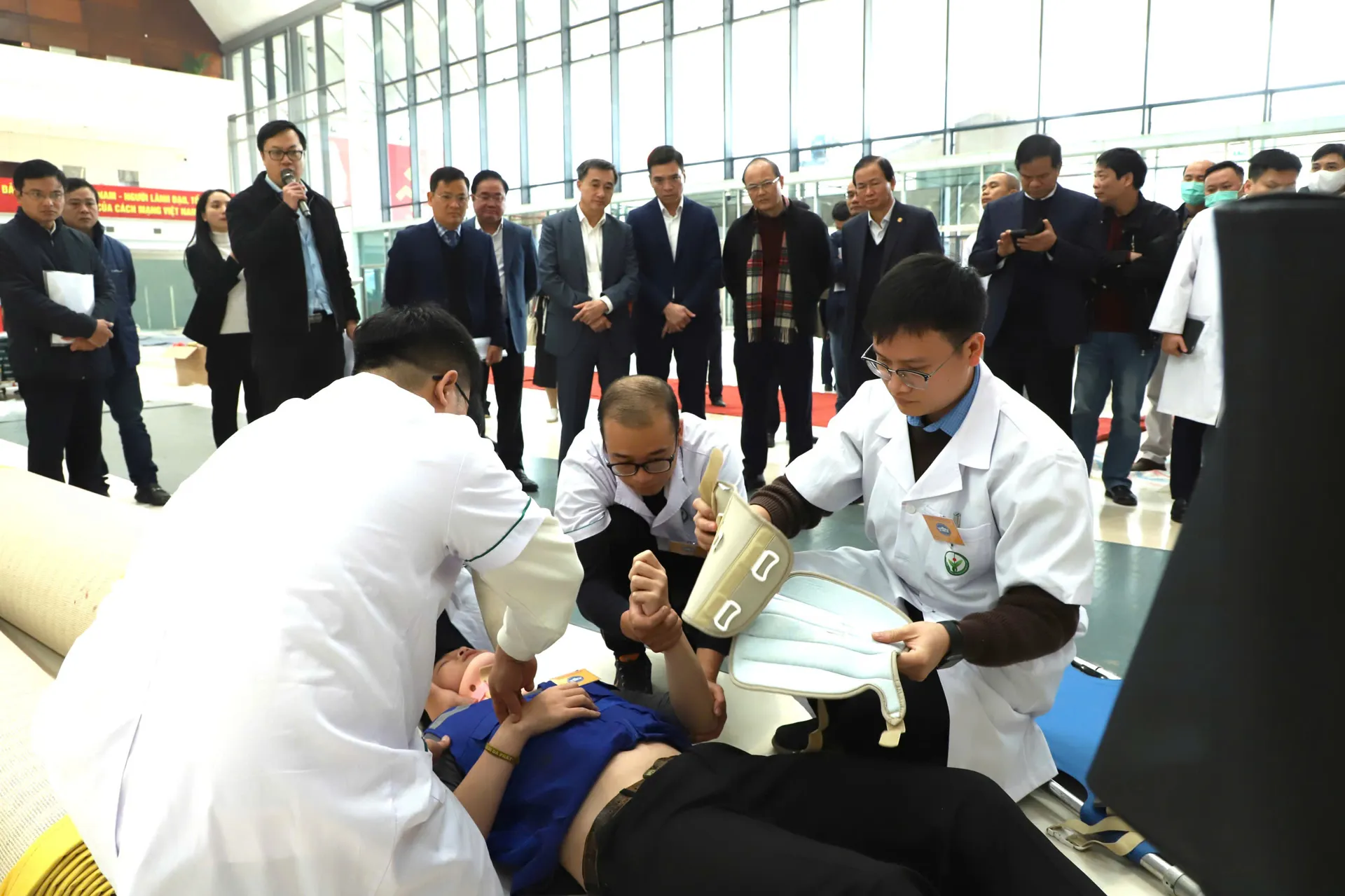 Bộ Y tế phối hợp x&acirc;y dựng c&aacute;c t&igrave;nh huống diễn tập y tế