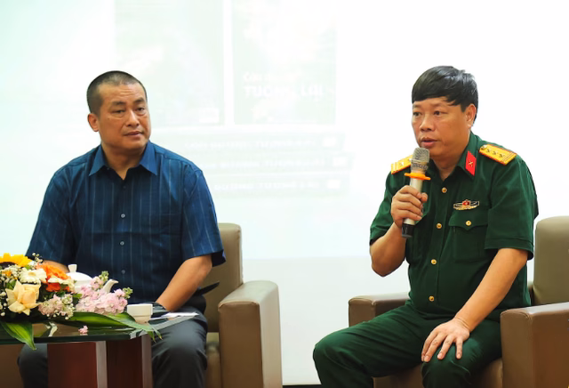Nhà văn Phùng Văn Khai phát biểu Nhà văn Phùng Văn Khai đánh giá về sách