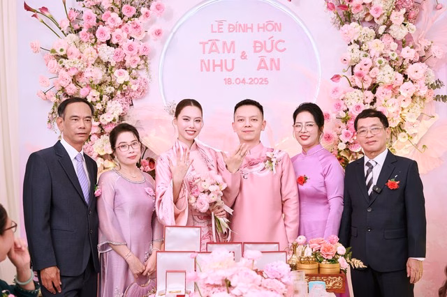 Gia đình hai bên chung vui cùng cặp đôi Á hậu Tâm Như đẹp dịu dàng trong lễ đính hôn - Ảnh 8.