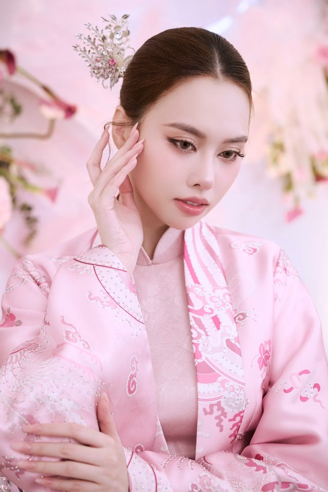 Vẻ đẹp dịu dàng của Á hậu Tâm Như Á hậu Tâm Như đẹp dịu dàng trong lễ đính hôn - Ảnh 2.