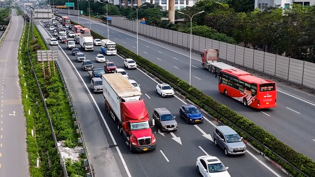 Giao thông Hà Nội dịp lễ Phương tiện di chuyển chậm chạp