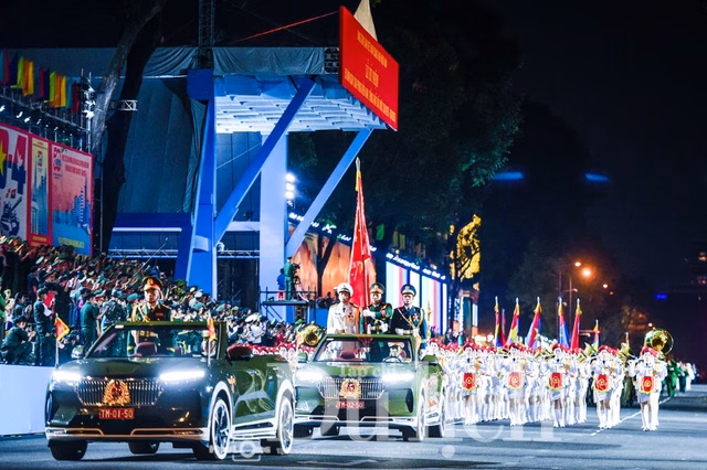 Không gian triển lãm điện ảnh tại phố đi bộ Triển lãm điện ảnh kỷ niệm 50 năm giải phóng