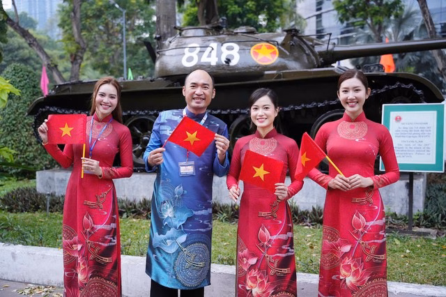 Lan Ngọc, Phương Thanh, Thúy Ngân… hạnh phúc sau diễu hành - Ảnh 7.