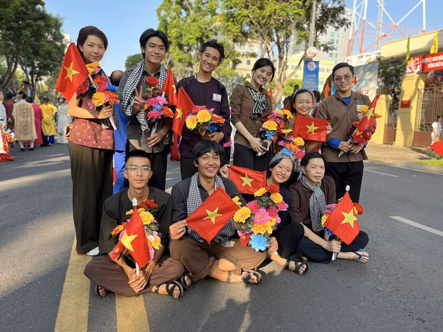 Thúy Ngân, Ninh Dương Lan Ngọc… rạng rỡ khoe ảnh tổng duyệt - Ảnh 9.