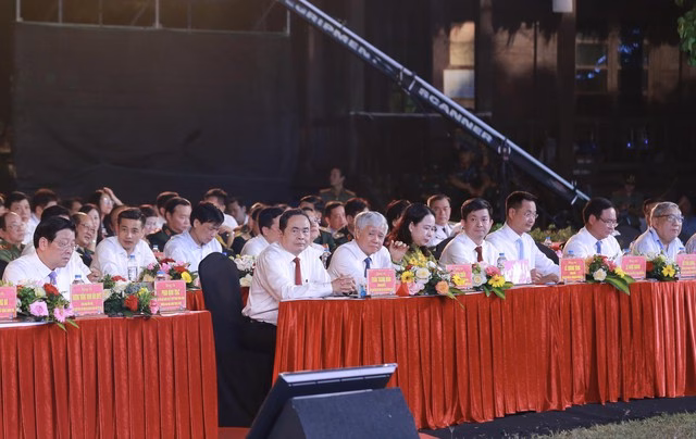Chủ tịch Quốc hội tại điểm cầu Quảng Trị Chủ tịch Quốc hội Trần Thanh Mẫn và các lãnh đạo dự tại điểm cầu Quảng Trị.